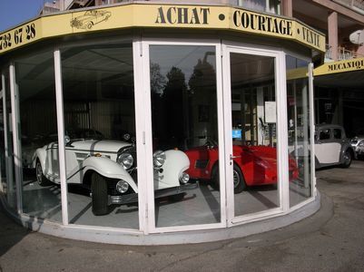 vintage cars.jpg