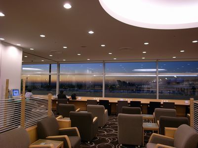 ラウンジ.jpg
