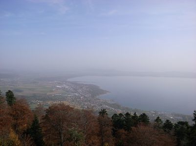 ヌーシャテル湖.jpg