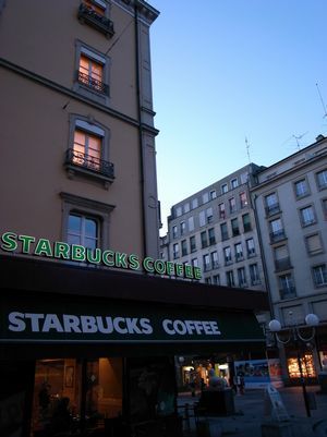 スターバックスジュネーブ駅前.jpg